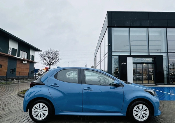 Toyota Yaris cena 68800 przebieg: 26792, rok produkcji 2021 z Gdańsk małe 172